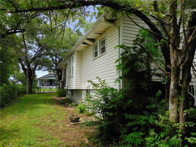 2633 S 36th St, Kansas City, KS 66106
