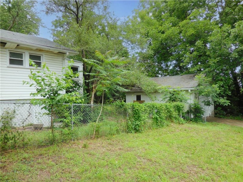 2633 S 36th St, Kansas City, KS 66106