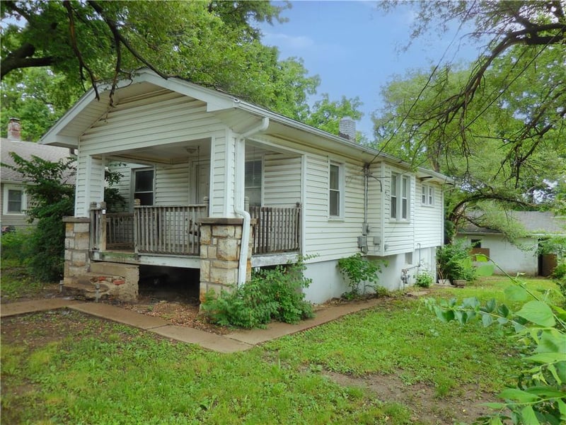 2633 S 36th St, Kansas City, KS 66106