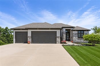 7041 N London Ave, Kansas City, MO 64151