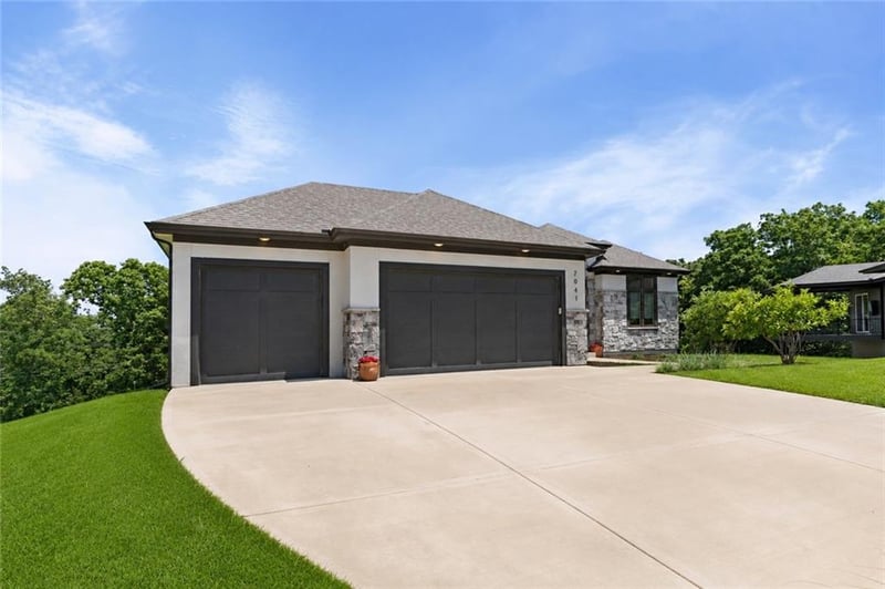 7041 London Ave, Kansas City, MO 64151
