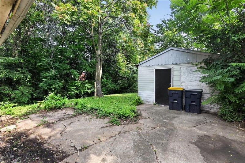1322 82nd St, Kansas City, MO 64131