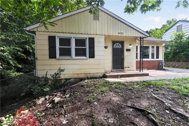 1322 82nd St, Kansas City, MO 64131