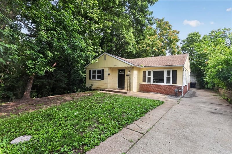 1322 82nd St, Kansas City, MO 64131