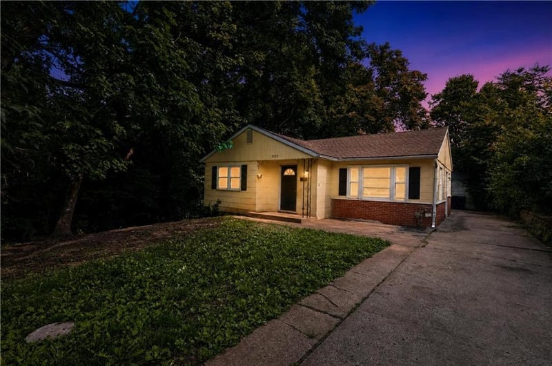 1322 82nd St, Kansas City, MO 64131