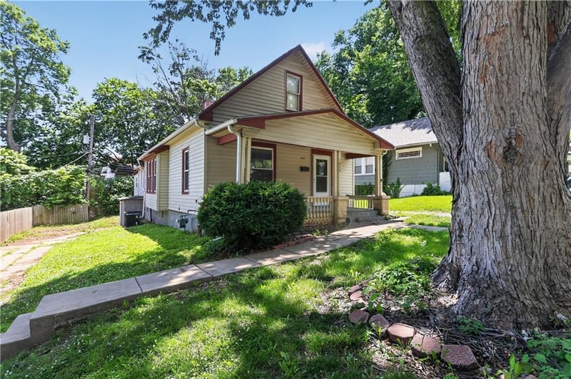 1829 Oakland Ave, Kansas City, KS 66102