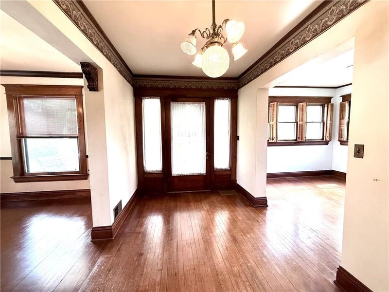 210 Grand Ave, Maryville, MO 64468