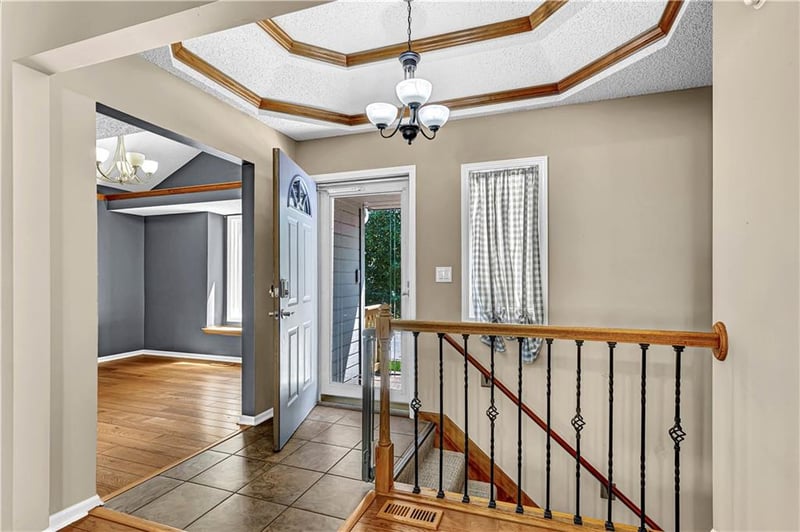 906 Pine Crest Ave, Kearney, MO 64060