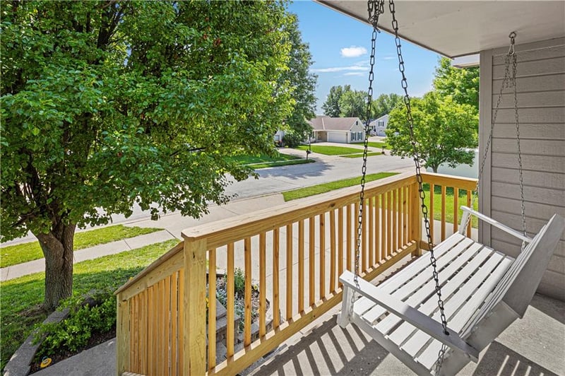 906 Pine Crest Ave, Kearney, MO 64060