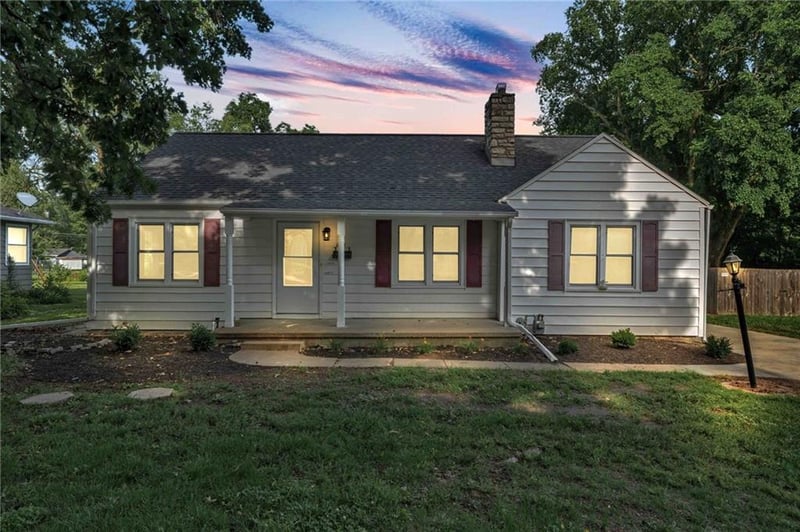 2212 Burnett Rd, Topeka, KS 66614