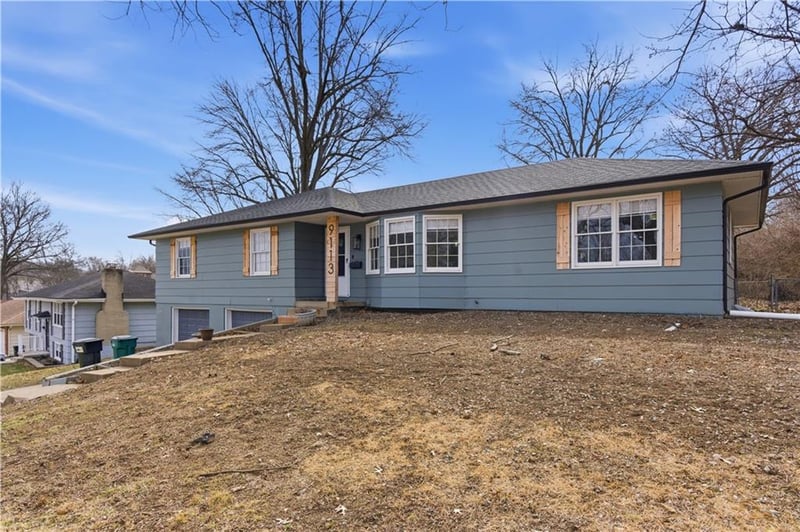 9113 83rd Pl, Raytown, MO 64138