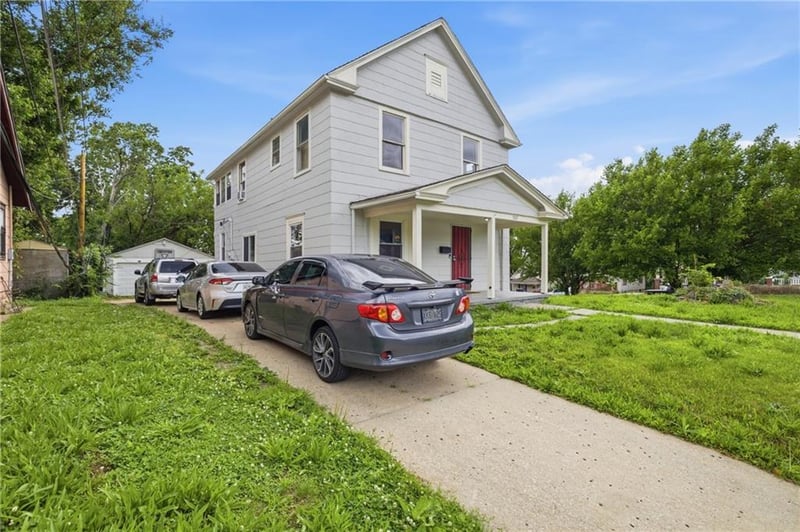 5107 26th St, Kansas City, MO 64127