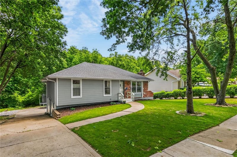 8019 Brooklyn Ave, Kansas City, MO 64118