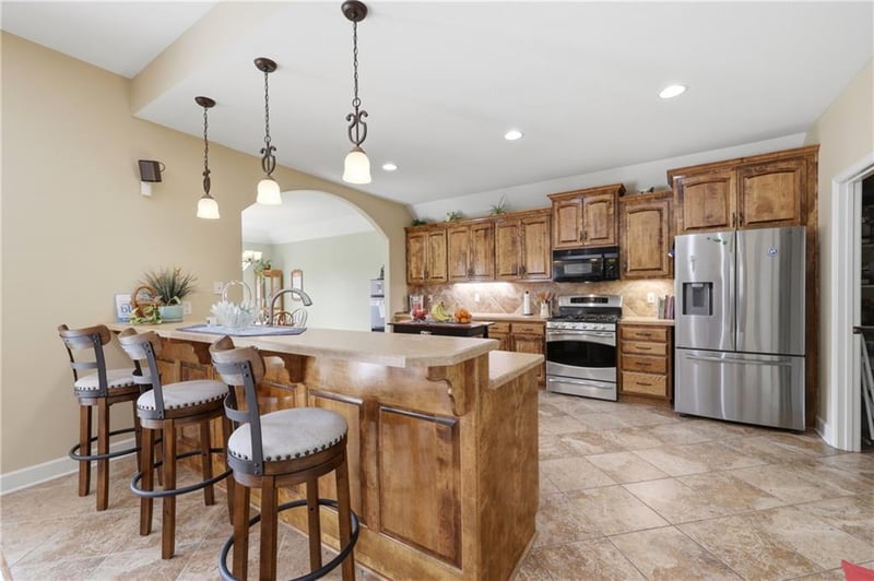 6121 N Cypress Ct, Kansas City, MO 64119