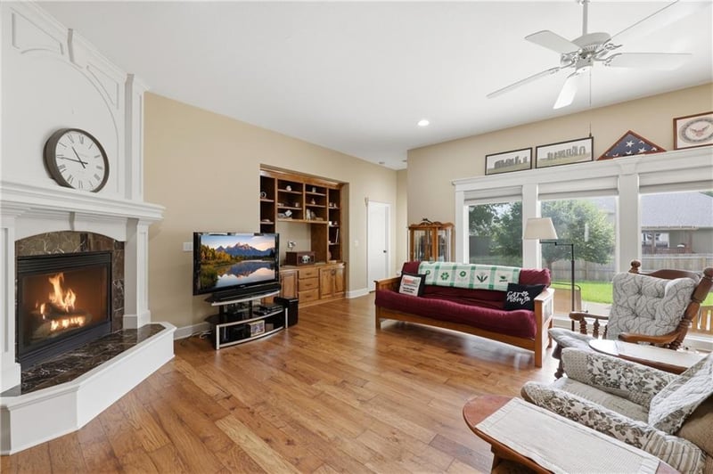 6121 N Cypress Ct, Kansas City, MO 64119