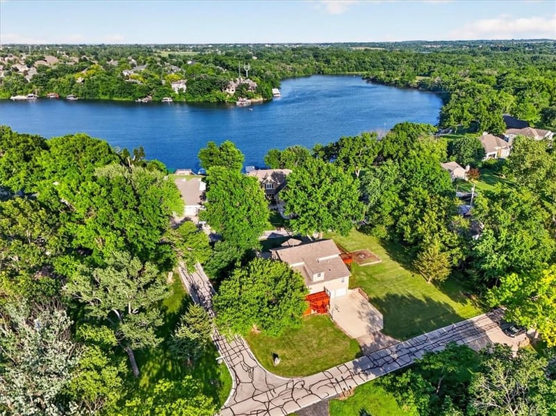 2133 NE Todd George Rd, Lee's Summit, MO 64086