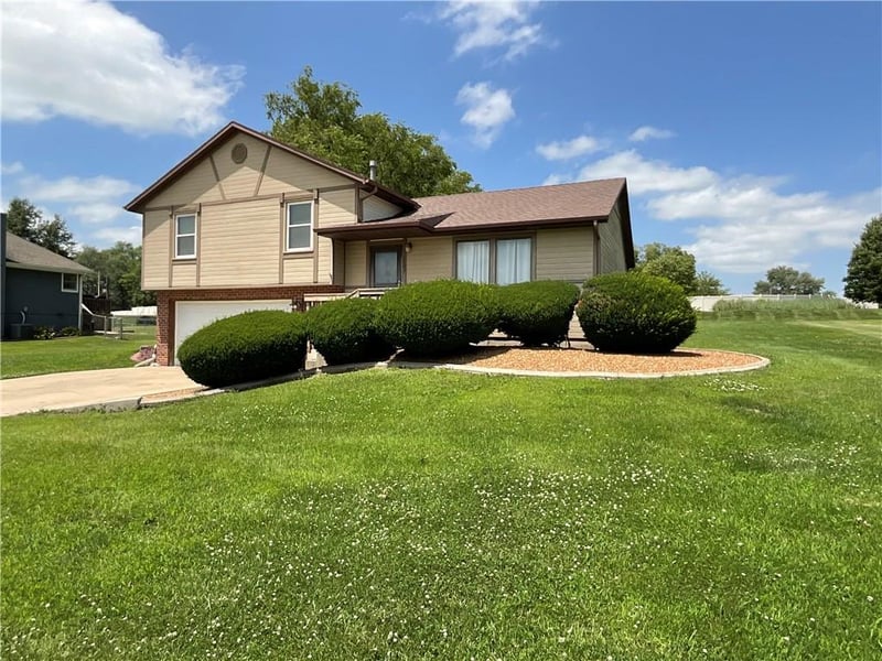 1103 2nd Ter, Cameron, MO 64429