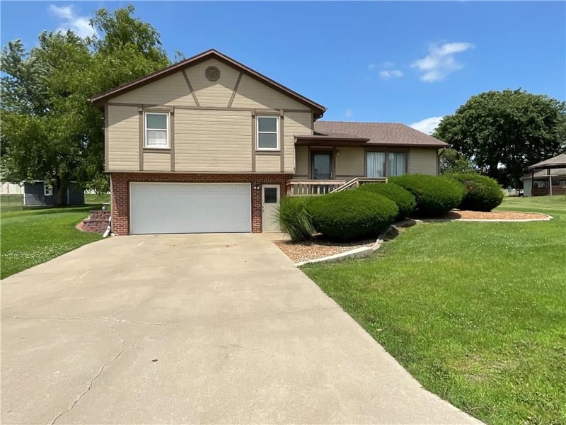 1103 2nd Ter, Cameron, MO 64429