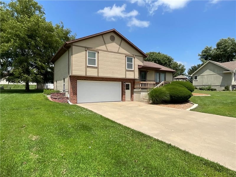 1103 2nd Ter, Cameron, MO 64429