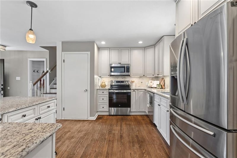 9627 Windsor St, Overland Park, KS 66206