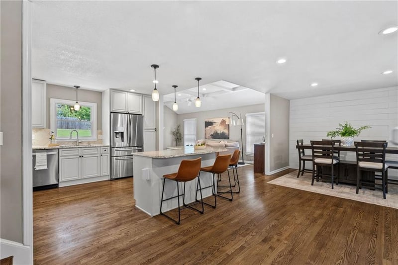 9627 Windsor St, Overland Park, KS 66206