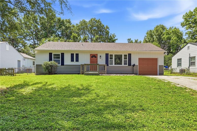 11115 68th St, Shawnee, KS 66203