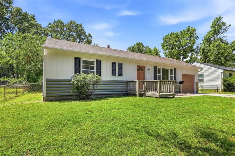 11115 68th St, Shawnee, KS 66203