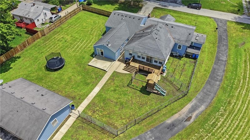 1712 Hands St, Independence, MO 64055