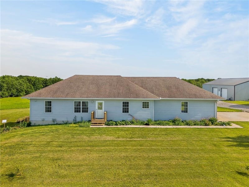 8652 Bethany Dr, Cowgill, MO 64637