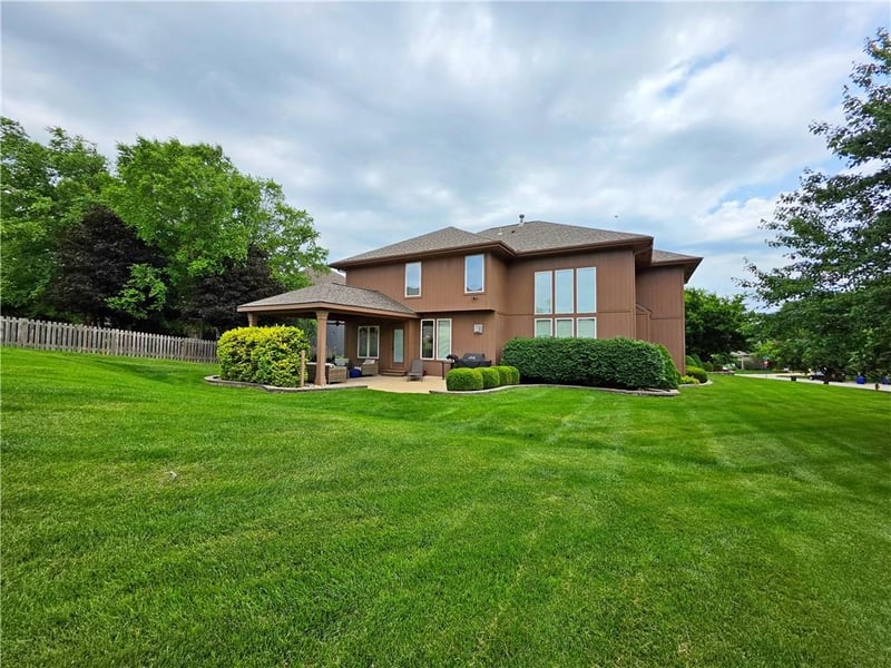 23632 52nd Ter, Shawnee, KS 66226
