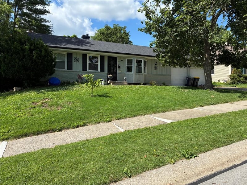 3528 NE 49th St, Kansas City, MO 64118