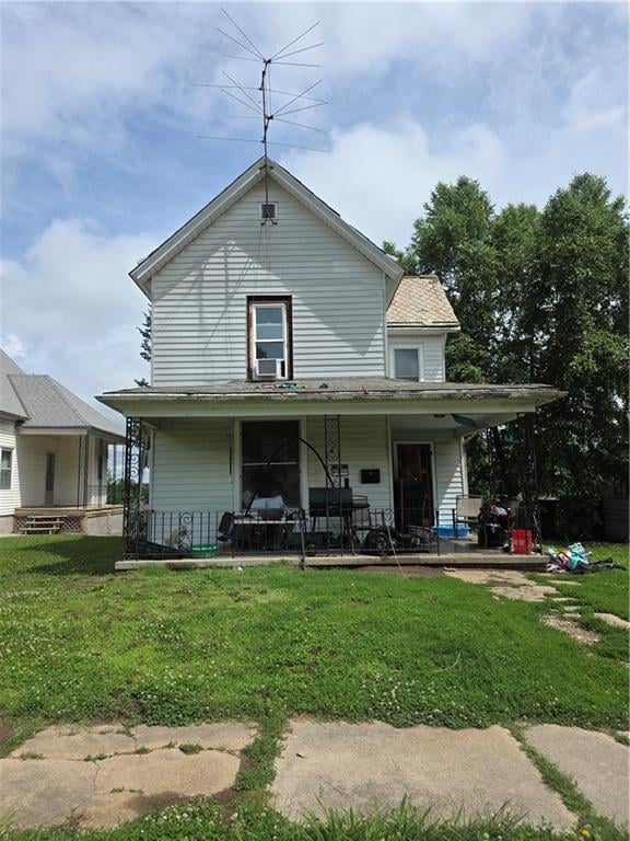 2937 Seneca St, St Joseph, MO 64507