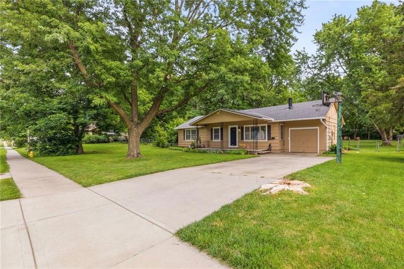 605 Cedar St, Olathe, KS 66061