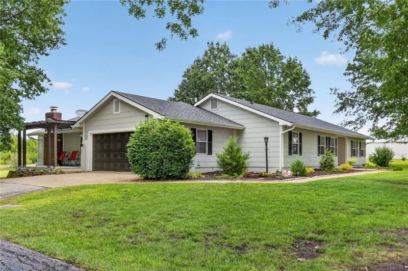 35352 W 146th St, Gardner, KS 66030