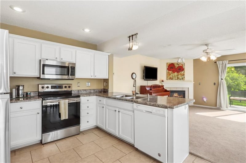 8035 N Elmwood Ave, Kansas City, MO 64119