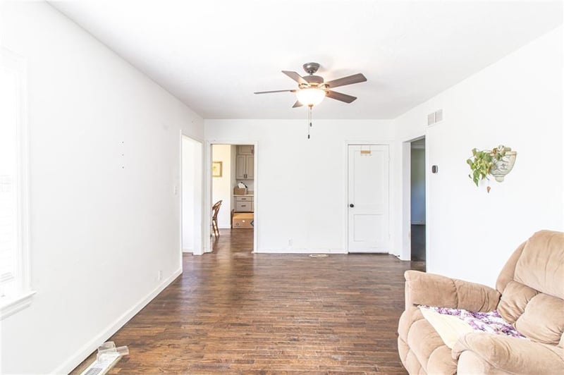 122 Campbell St, Pleasant Hill, MO 64080