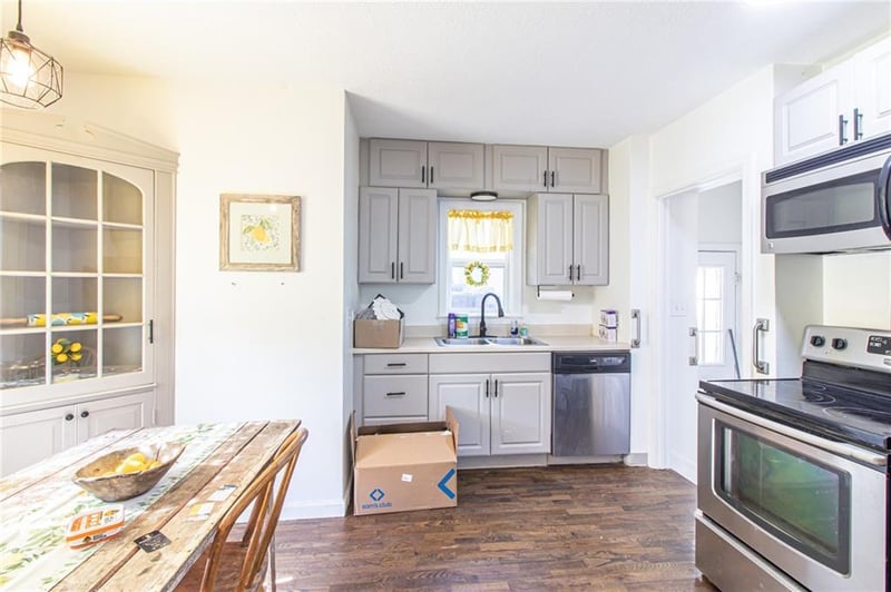 122 Campbell St, Pleasant Hill, MO 64080