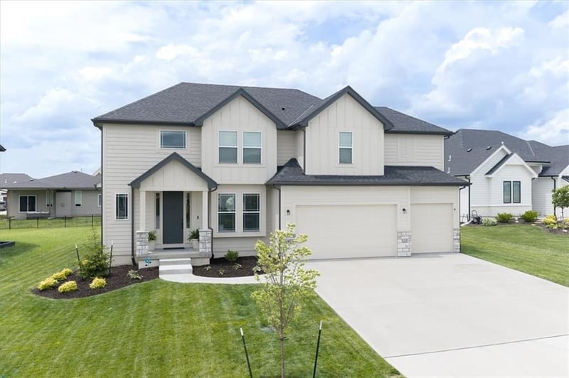 16872 Norton St, Olathe, KS 66062