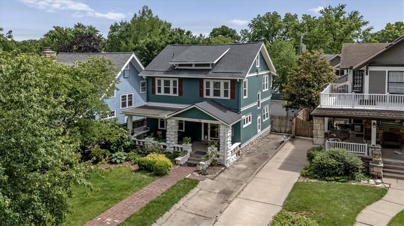 131 W 61st Ter, Kansas City, MO 64113
