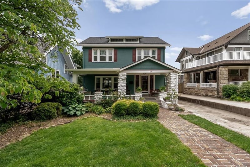 131 W 61st Ter, Kansas City, MO 64113