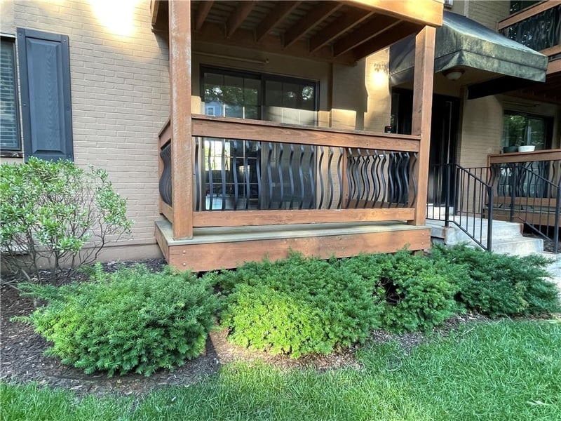 4537 Holly St #Apt 2, Kansas City, MO 64111