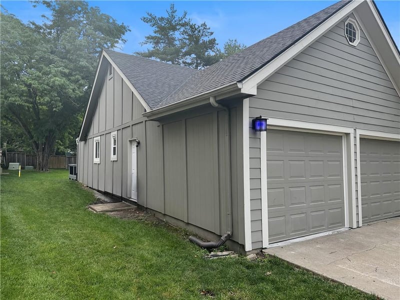 14404 Cottonwood Dr, Olathe, KS 66062