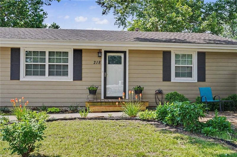 218 Cedarlane Dr, Wellsville, KS 66092