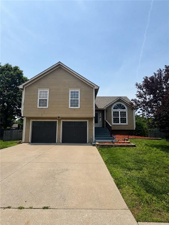 644 Jonathon Ave, Lee's Summit, MO 64063