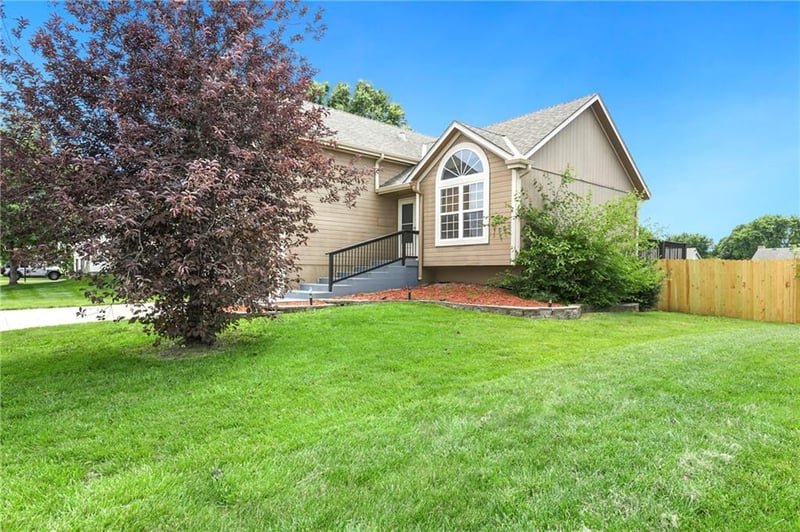 644 Jonathon Ave, Lee's Summit, MO 64063