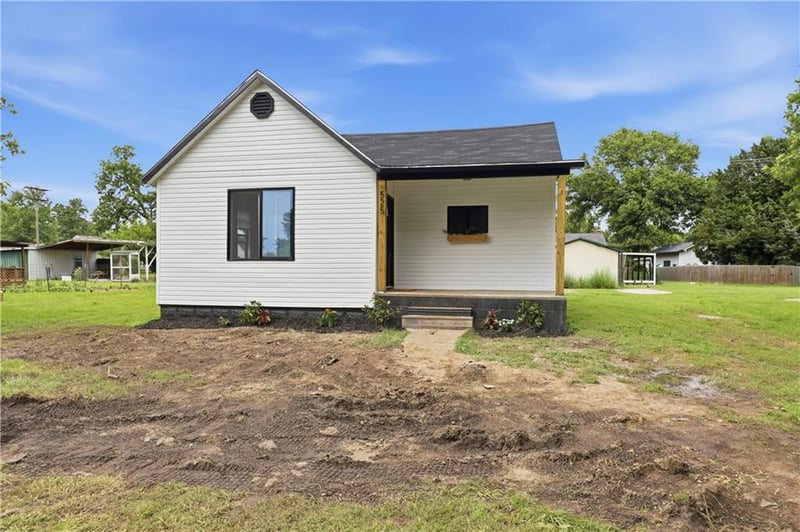 525 W Walnut St, Columbus, KS 66725