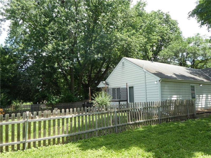 584 Loula St, Olathe, KS 66061