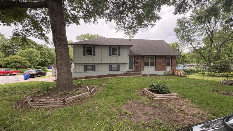 13301 Lowell Ave, Grandview, MO 64030