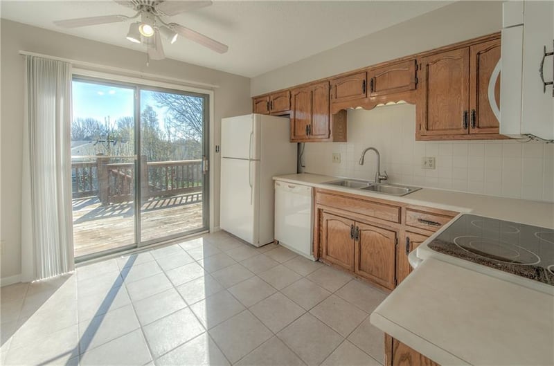 8635 Hull Ave, Kansas City, MO 64154