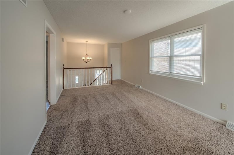 8635 Hull Ave, Kansas City, MO 64154
